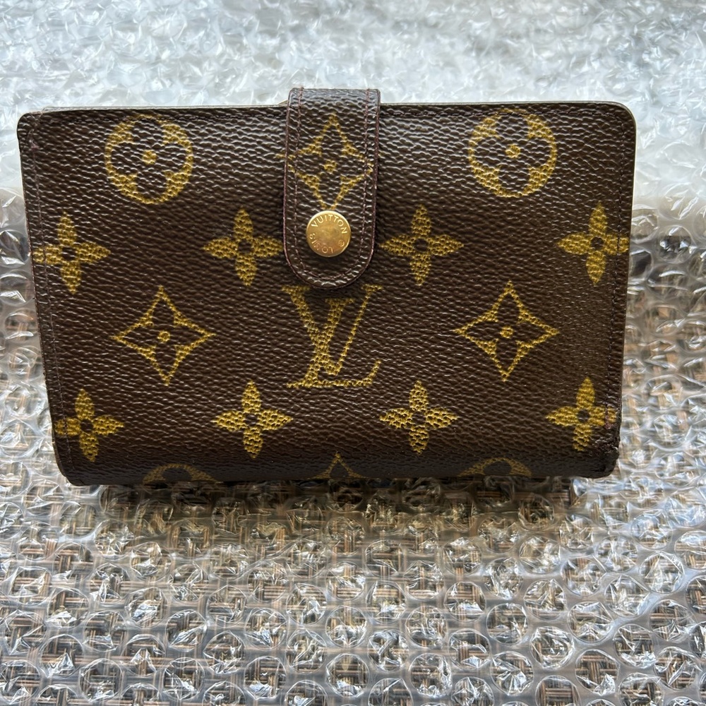 Louis Vuitton Kisslock Wallet MI1005